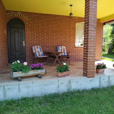 U Wiki - Mieroszyno ホームステイ Jastrzębia Góra